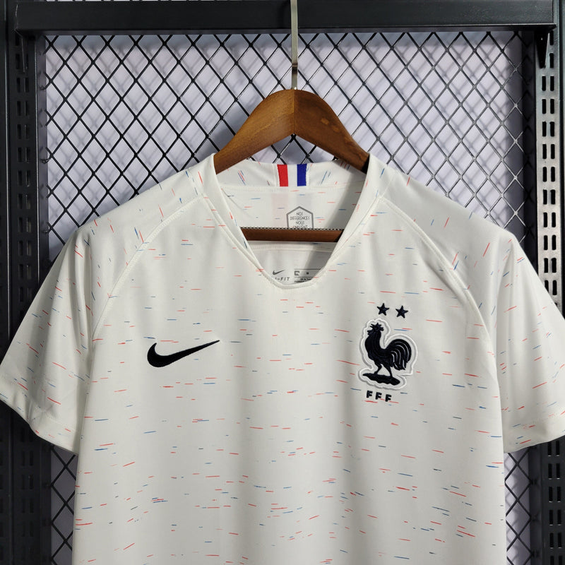 FRANÇA FORA 18