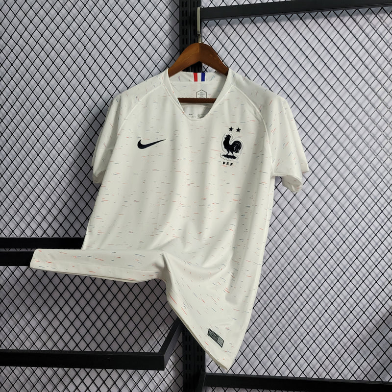 FRANÇA FORA 18