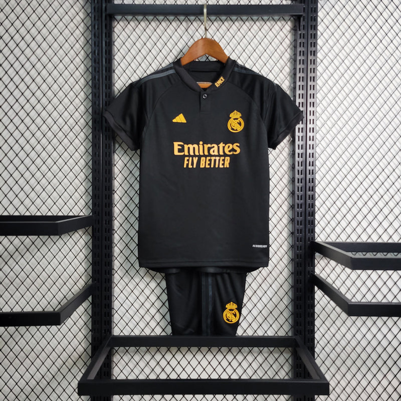 CRIANÇA REAL MADRID FORA 23/24
