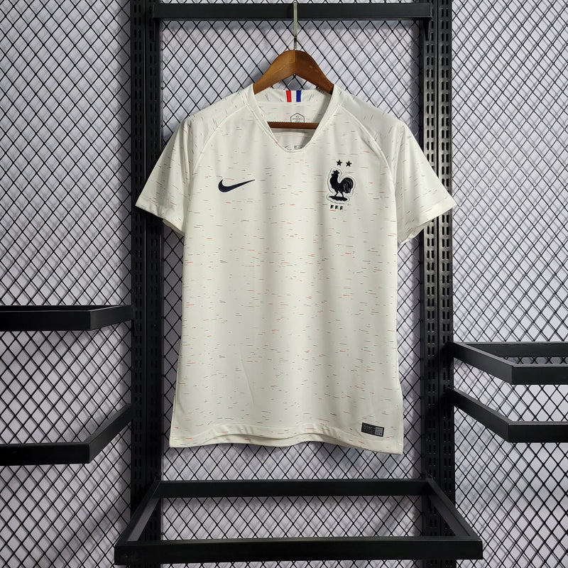 FRANÇA FORA 18