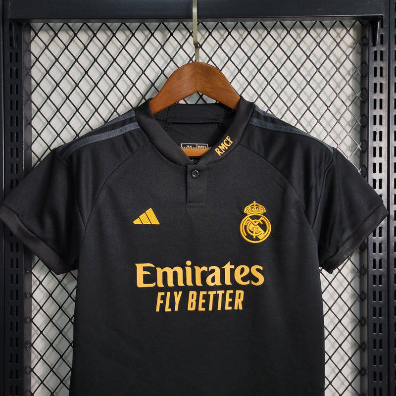 CRIANÇA REAL MADRID FORA 23/24